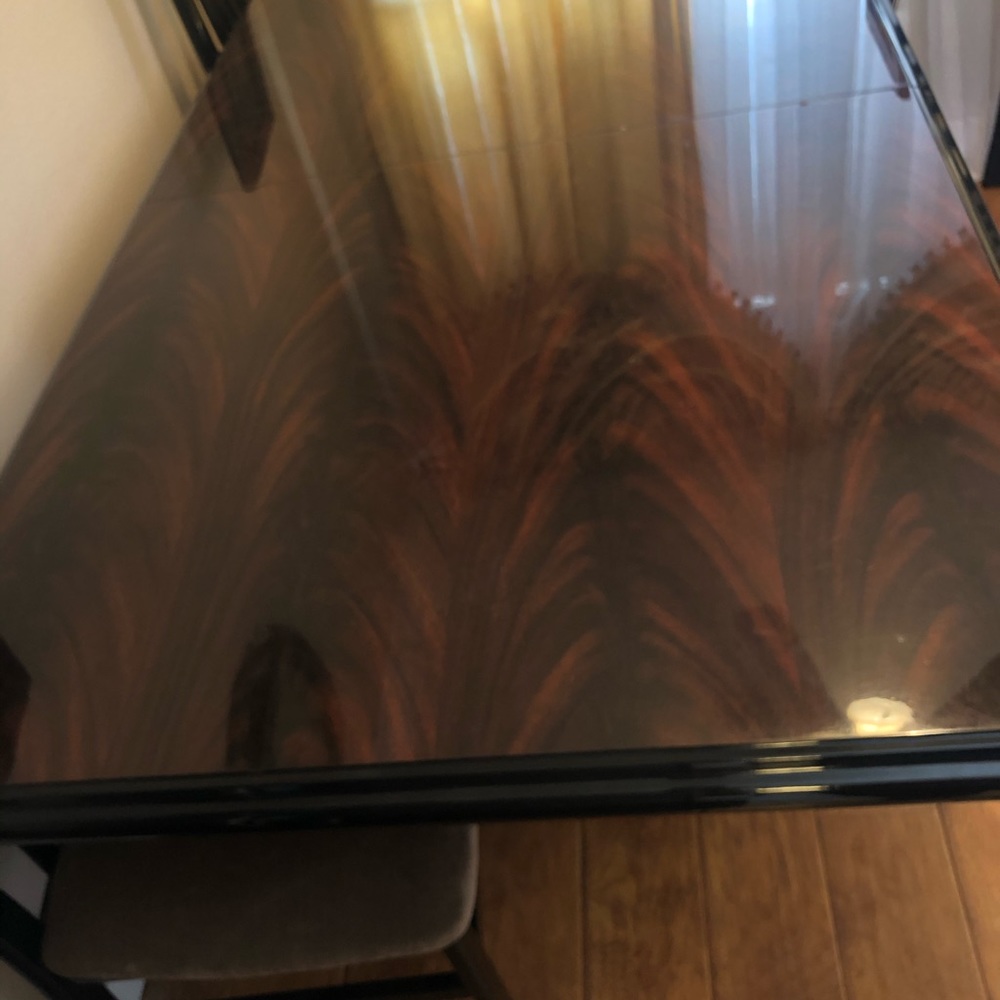 Dining table - Picture 5 of 6